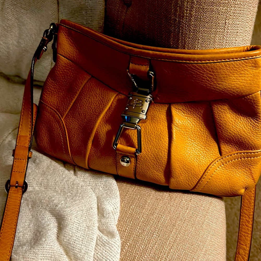 Beautiful leather BMakowsky small purse